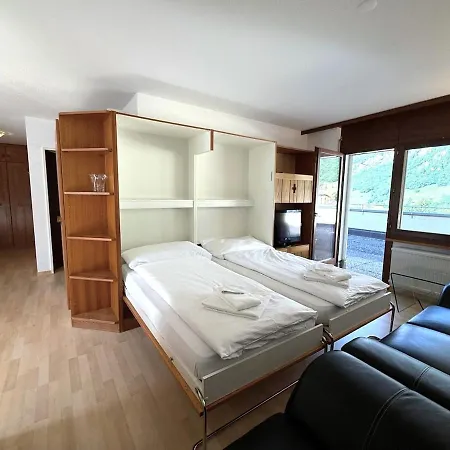 Royal 52 * ロイカーバード